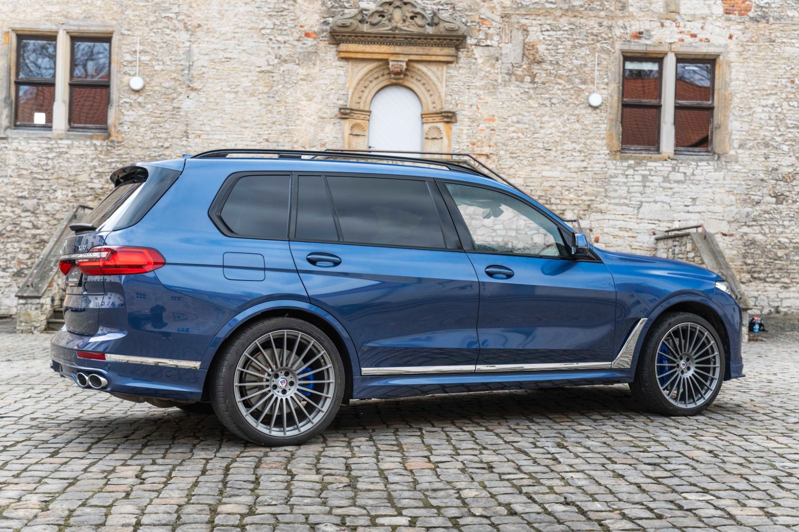 Fahrzeugabbildung ALPINA XB7 LASERLICHT ACC MASSAGE SKYROOF B&W 360° AHK