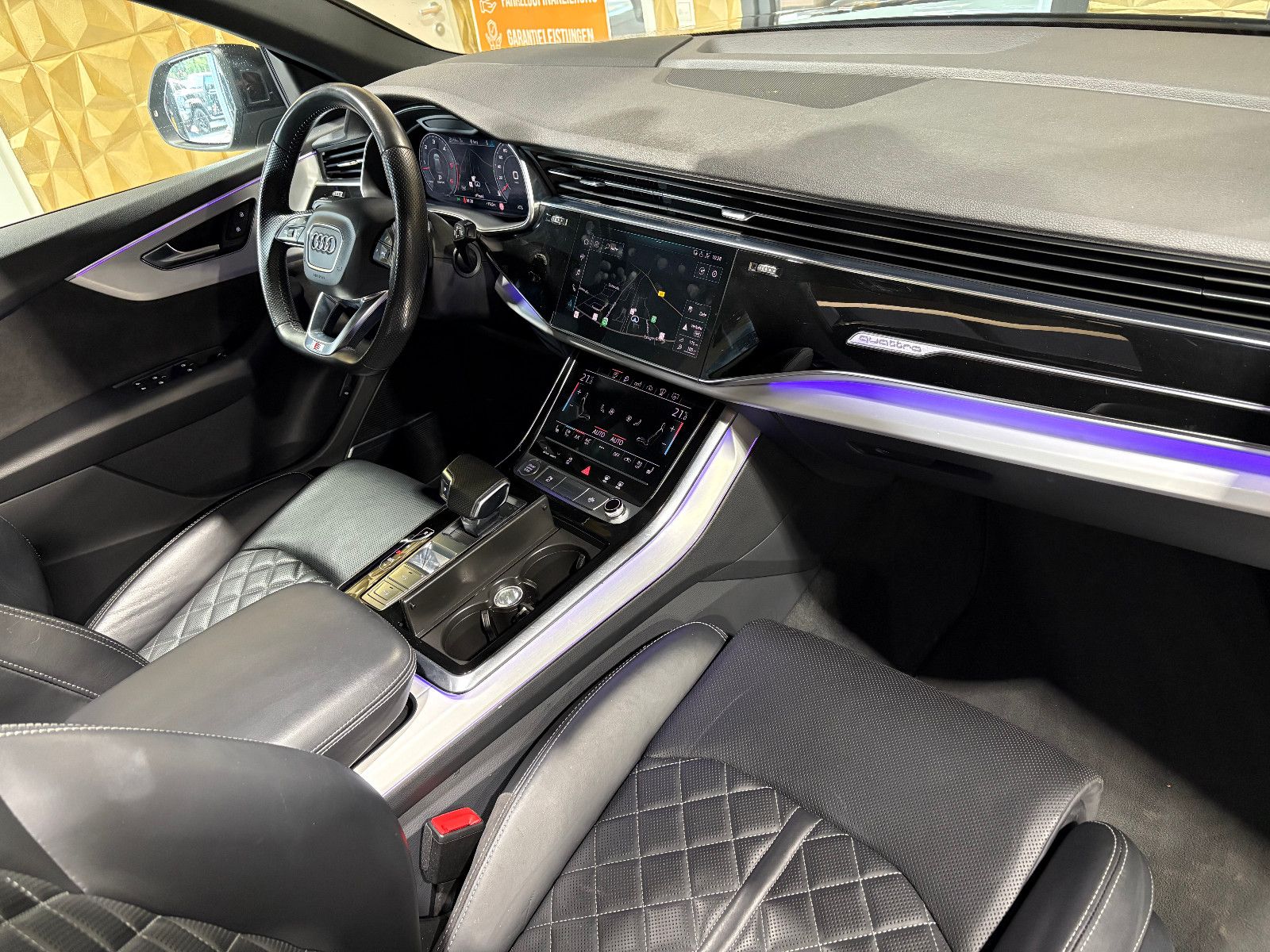 Fahrzeugabbildung Audi Q8 50 TDI quattro/PANO/NACHTSICHT/MEMORY/APPLE/