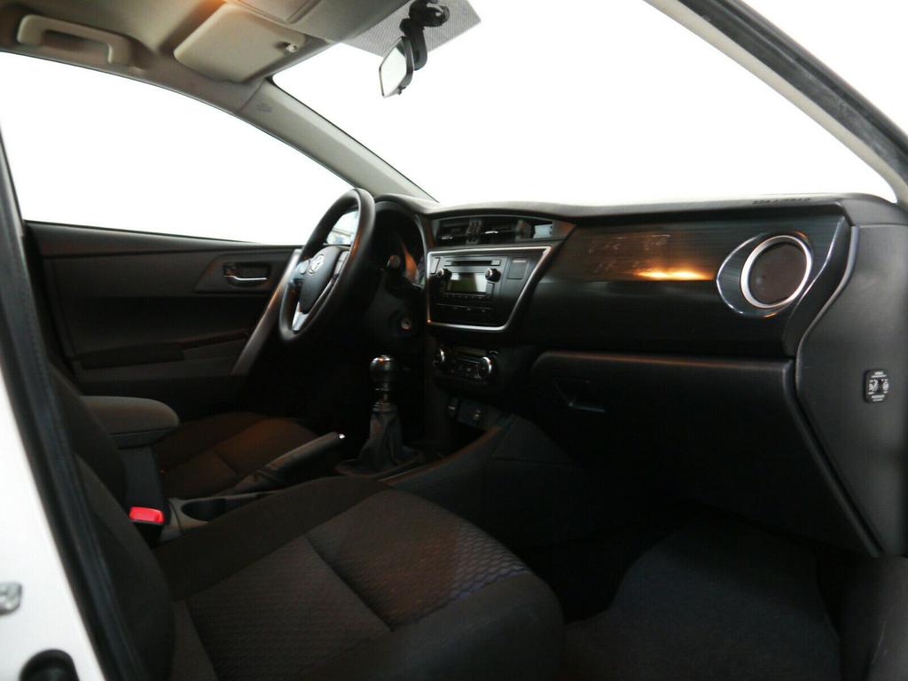 Toyota Auris Touring Sports
