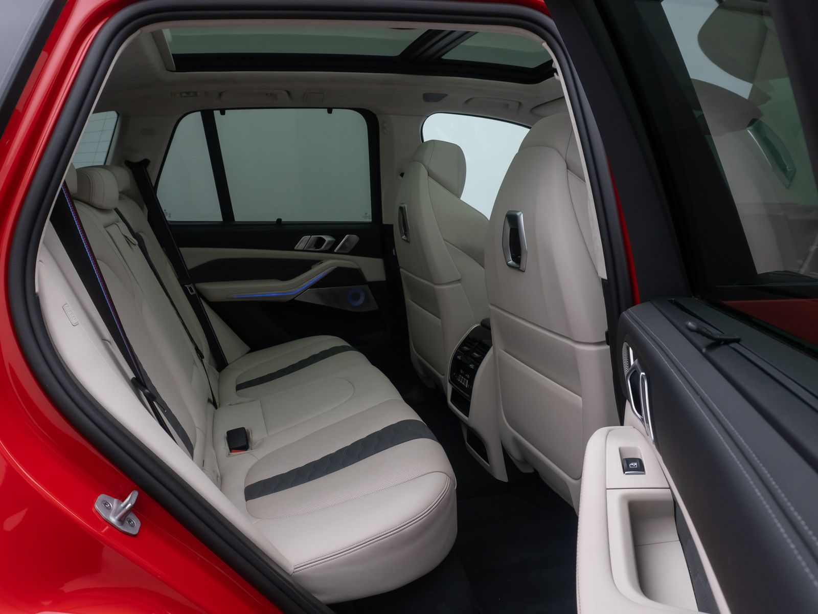 Fahrzeugabbildung BMW X5 M Competition Sky Lounge B&W Massage MegaVoll