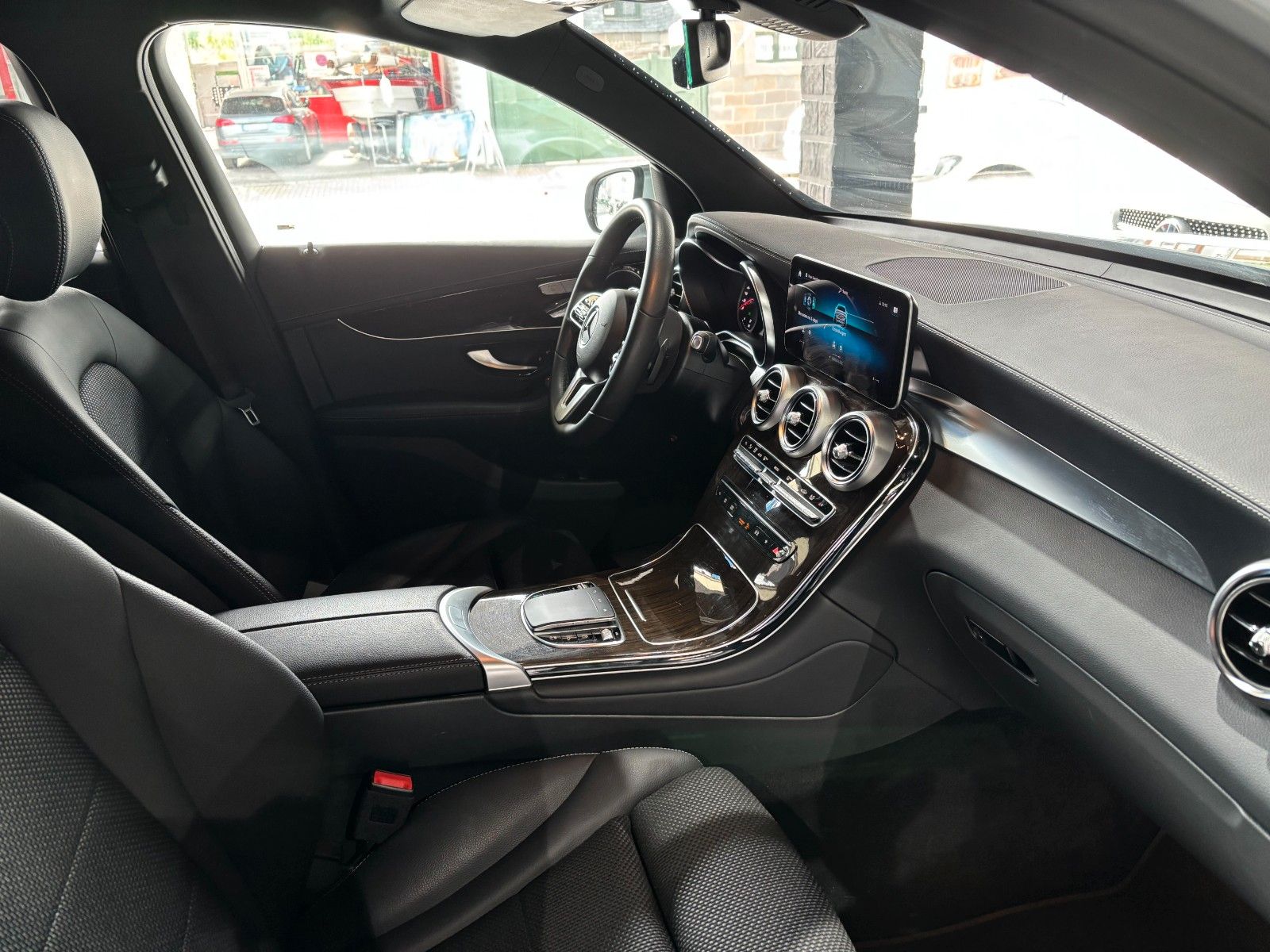 Fahrzeugabbildung Mercedes-Benz GLC 200 4Matic /MULTIMEDIA MBUX/KAMERA/SHZ