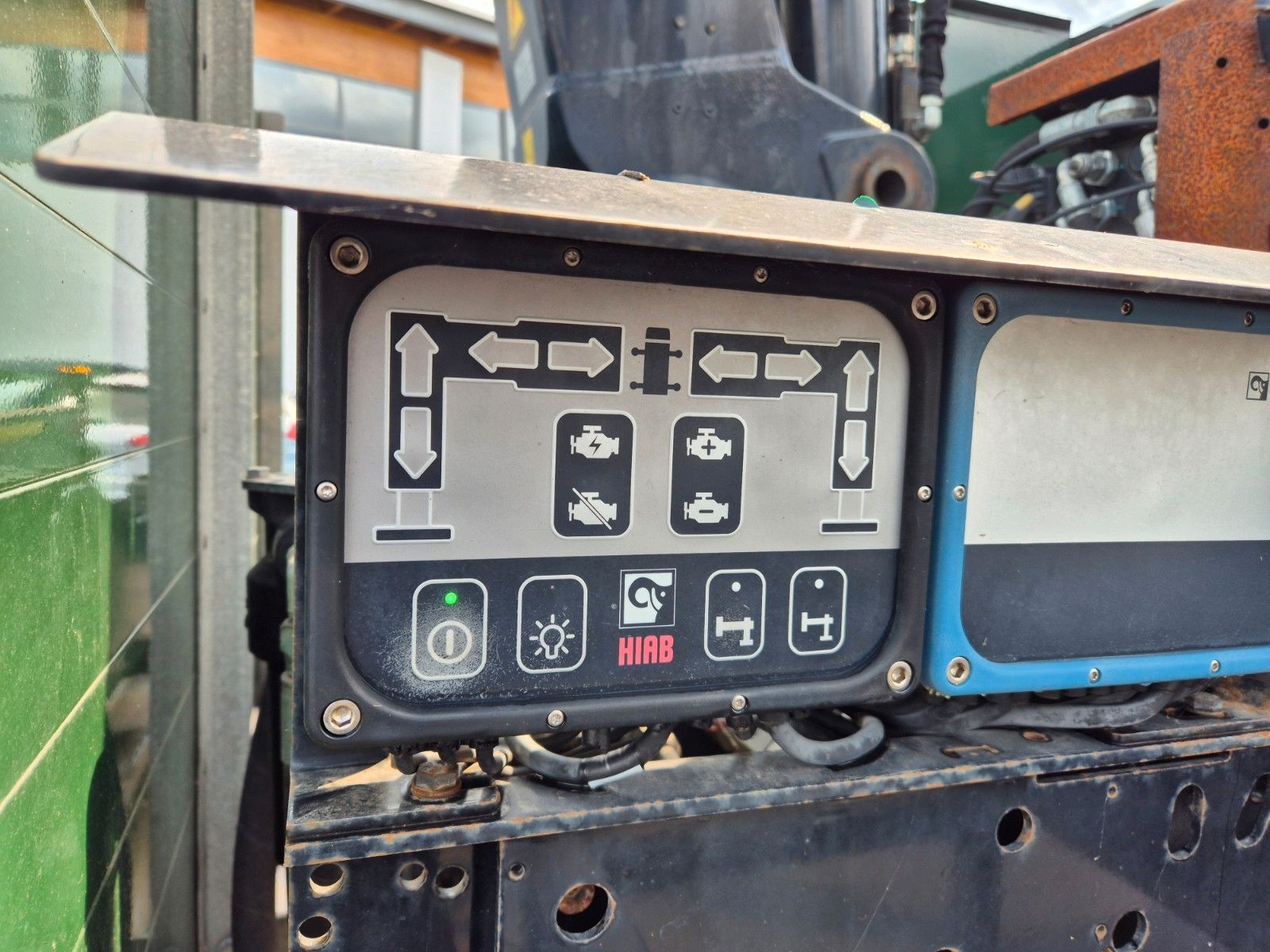 Fahrzeugabbildung MAN TGS 26.420 6x2-4 LL Hiab 177K PRO 2 Stück