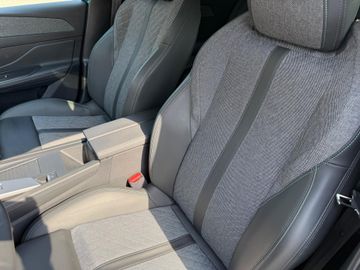 Peugeot 408 - 6