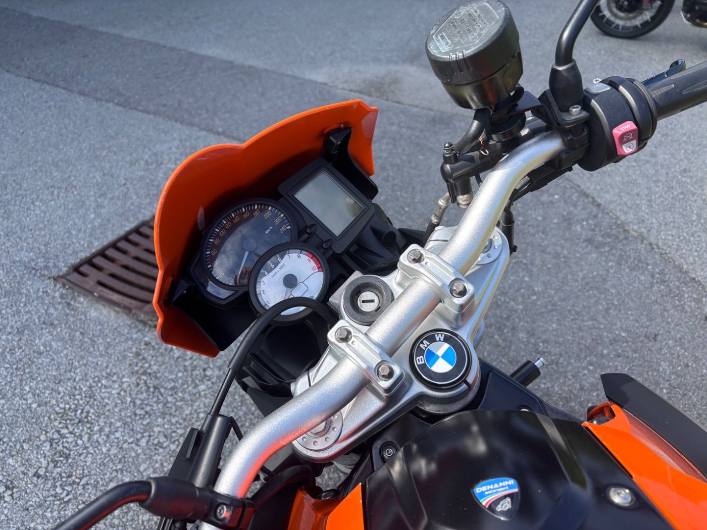 Fahrzeugabbildung BMW F 800 R, Sportauspuff AC-Schnitzer, Heckumbau,