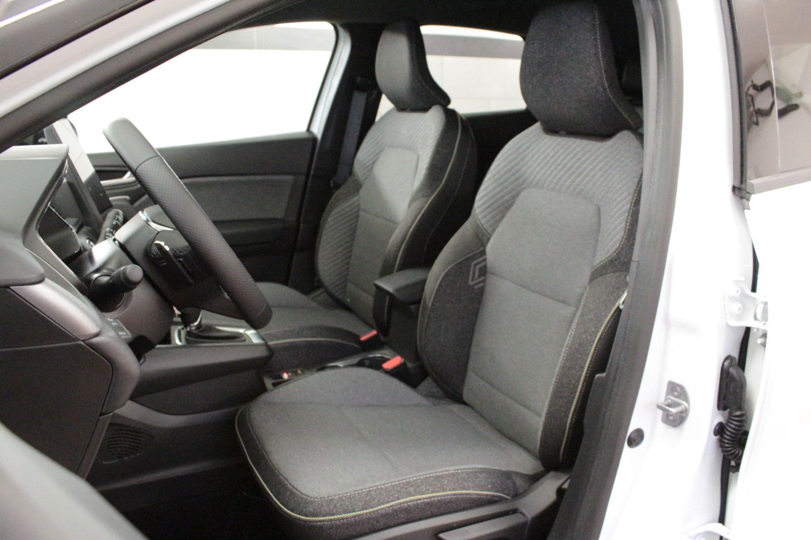 Fahrzeugabbildung Renault Captur Mild Hybrid 160 EDC Techno*Open R-Link*