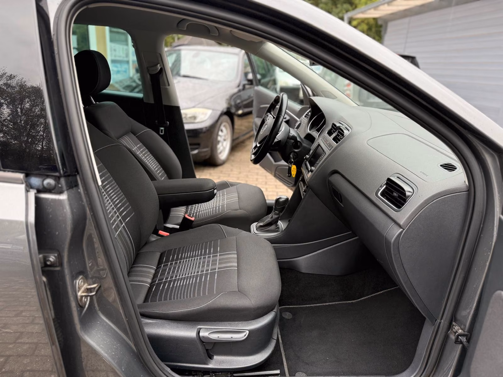 Volkswagen Polo 1,2 Lounge BMT DSG LED Navi SHZ Scheckheft