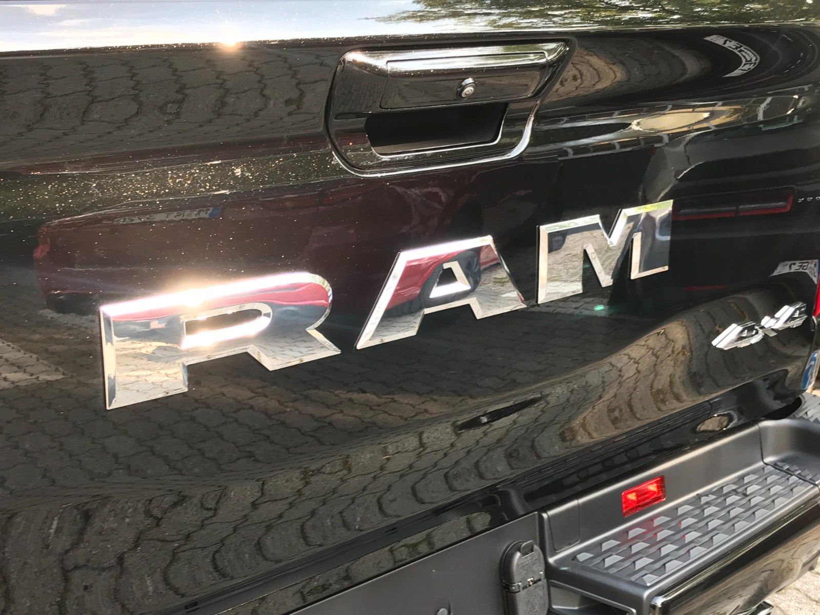 Fahrzeugabbildung Dodge RAM 1500 Laramie Sport *LPG*AHK*Navi*MY23