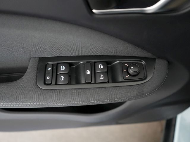 T03 DESIGN 37,3 kWH AT+NAVI+RÜCKFAHRKAMERA+PANOR