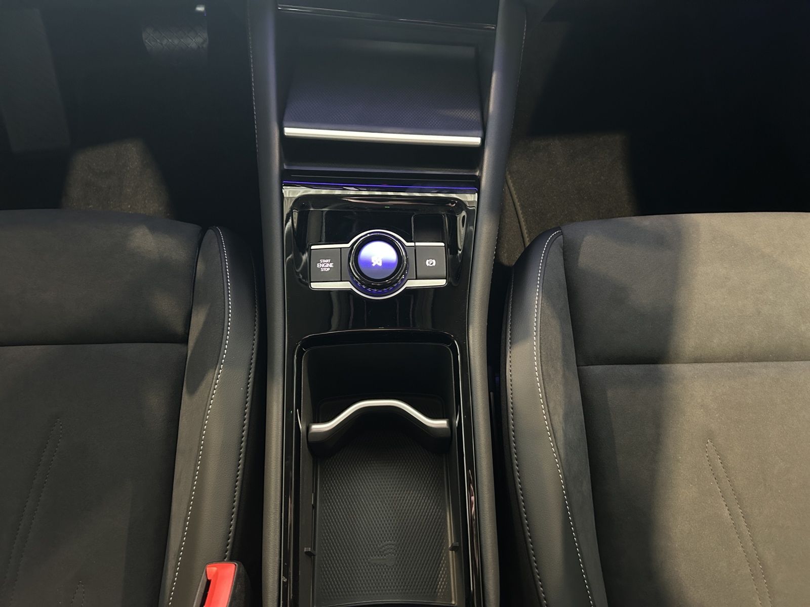 Fahrzeugabbildung Volkswagen Tayron TDI Elegance DSG LED+ AHZV RFK