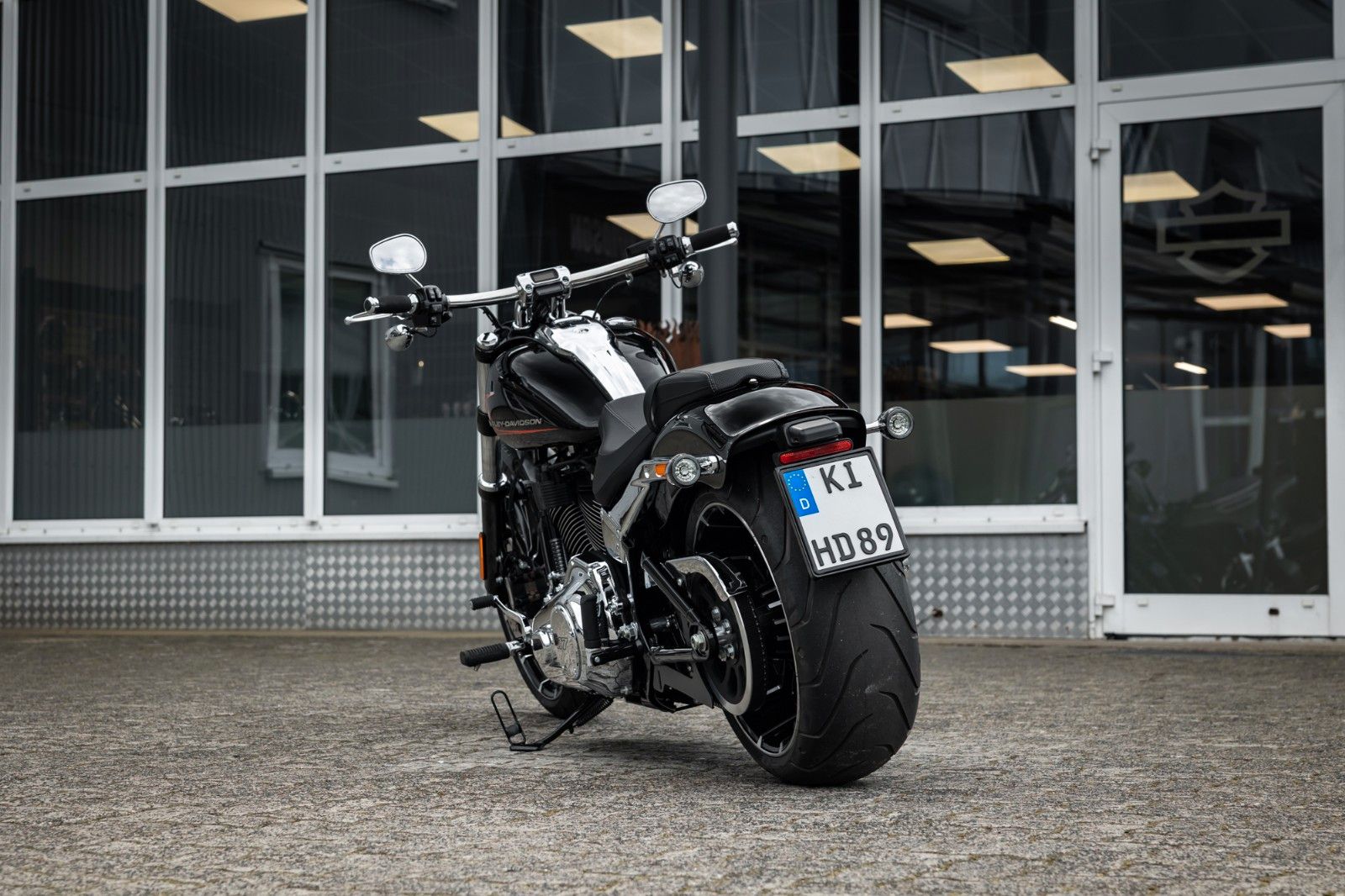 Fahrzeugabbildung Harley-Davidson FXBR Breakout 117 cui -Jekill & Hyde -