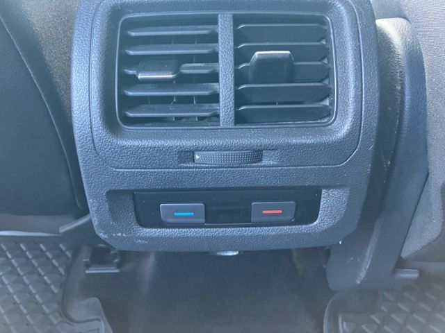 Touran 1.4 TSI Highline BMT Klima LED Navi Alu