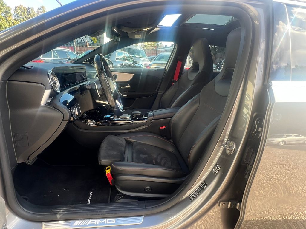 Mercedes-Benz A 35 AMG 4Matic*Panorama*Burmeister*Multibeam*