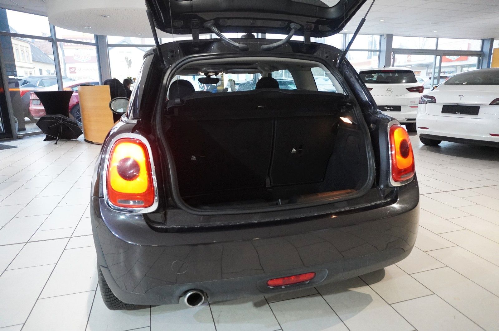 Fahrzeugabbildung MINI COOPER 1.5 3-TÜR PANO./SHZ/KLIMA/BT