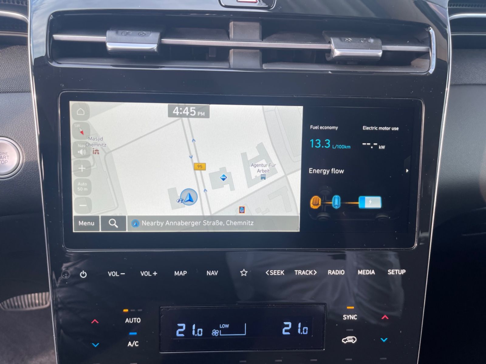 Fahrzeugabbildung Hyundai TUCSON Hybrid 230PS 1.6 T-GDI Trend LED NAVI RFK