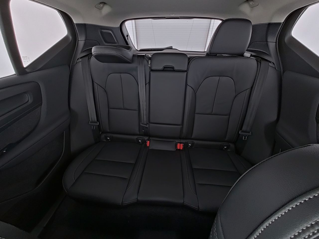 Fahrzeugabbildung Volvo XC40 Ultra Dark 2WD