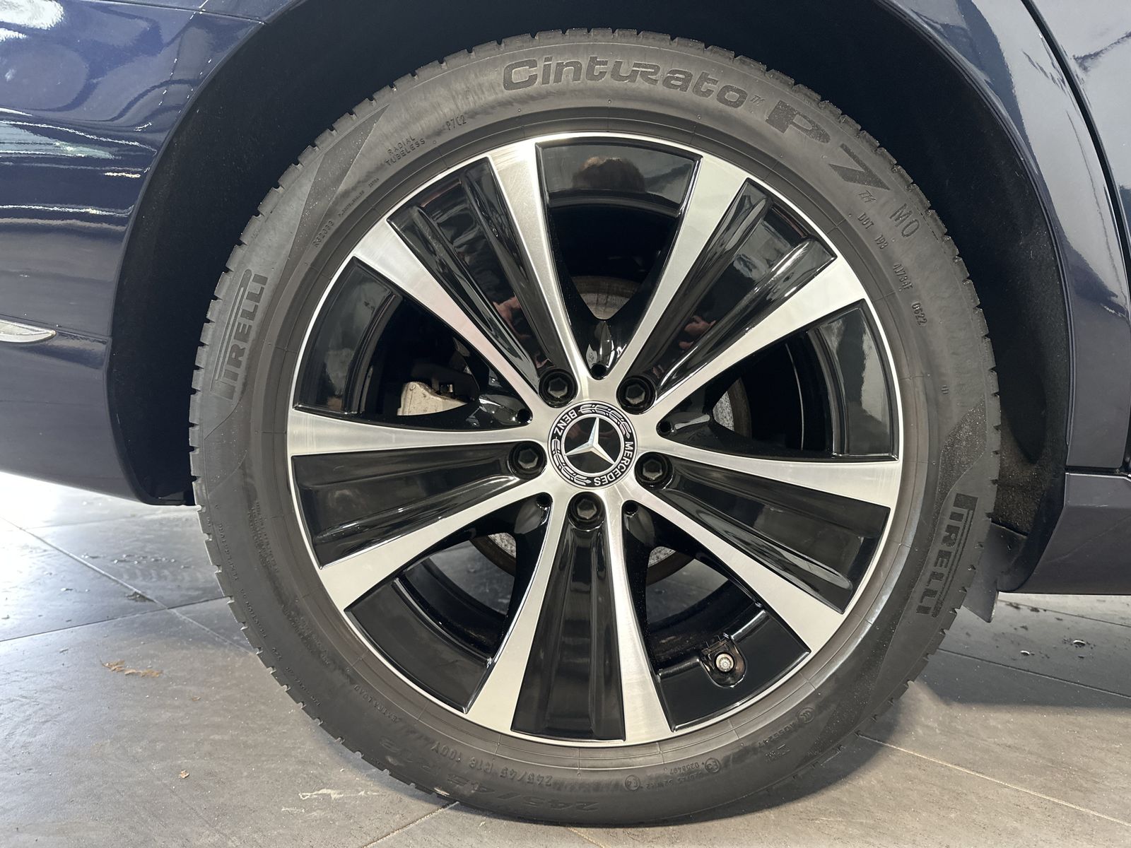 Fahrzeugabbildung Mercedes-Benz E 220d T Avantgarde NAV+LED+360°+WIDE+BURMEISTER