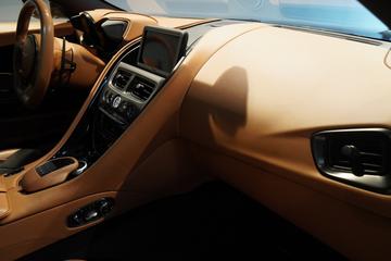 2019 Aston Martin DBS — миниатюра 11