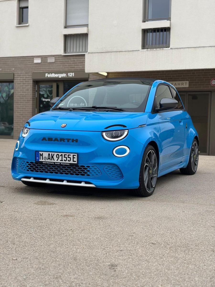 Abarth 500e Cabrio Scorpionissima