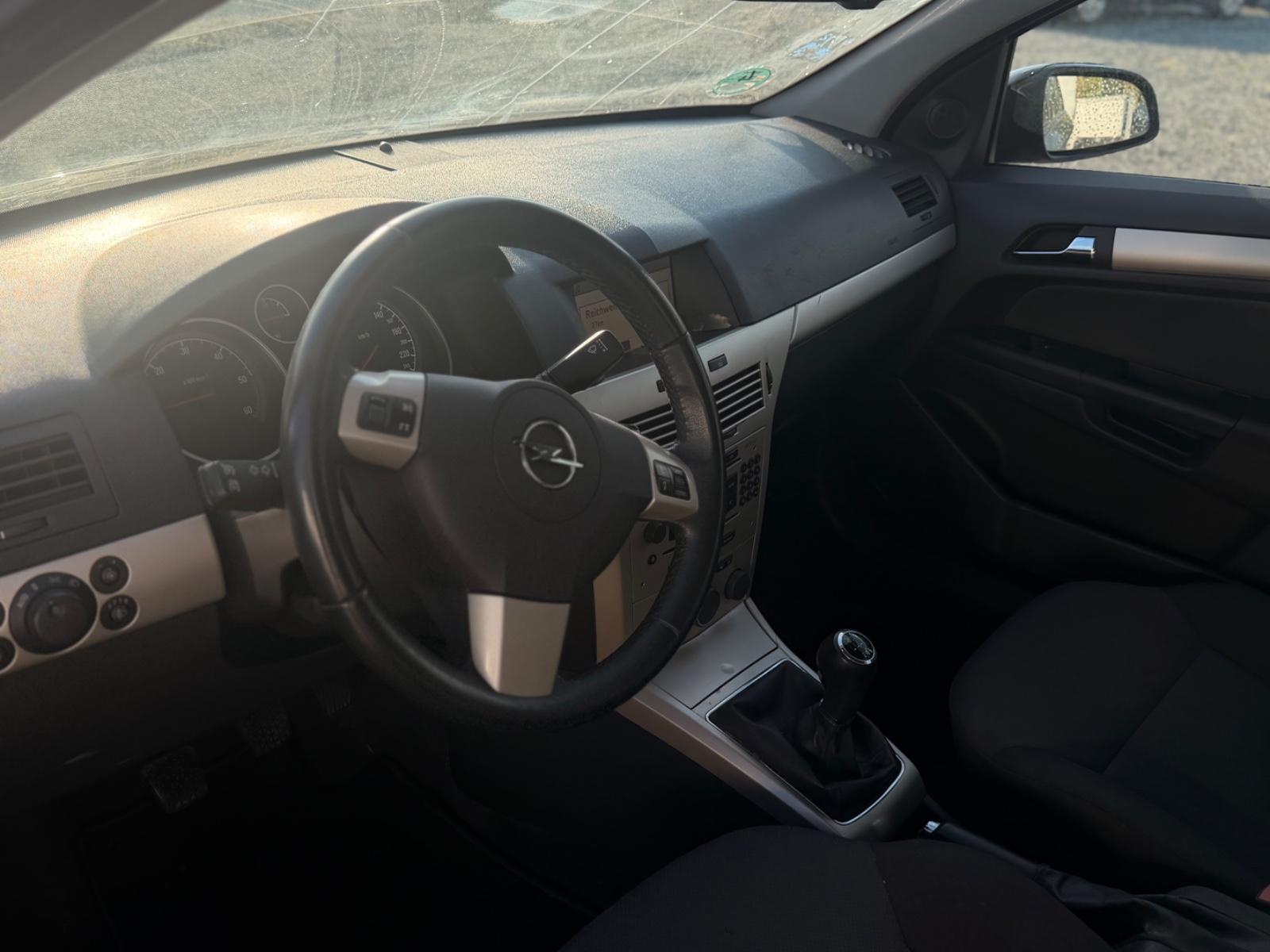 Opel Astra 2007 — photo 9