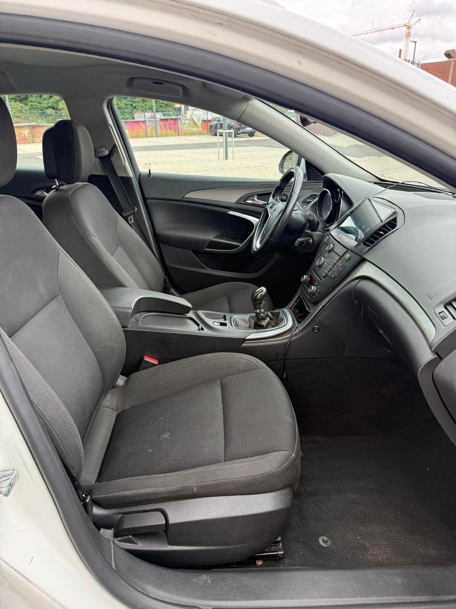 Opel Insignia 2012 — photo 12