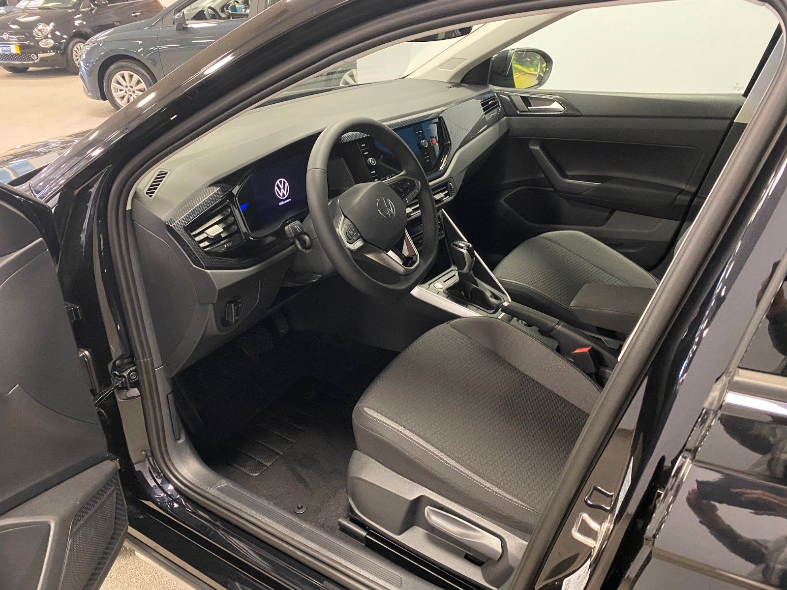 Fahrzeugabbildung Volkswagen Taigo 1.5 TSI DSG Life+MATRIX LED+KAMERA+AppCon+