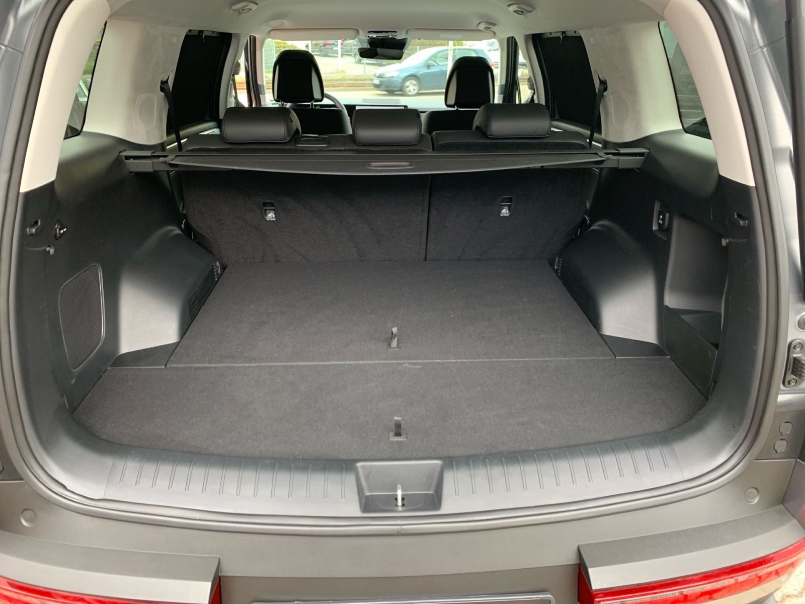 Fahrzeugabbildung Hyundai SANTA FE 1.6T-GDI Signature Hybrid Digital Key