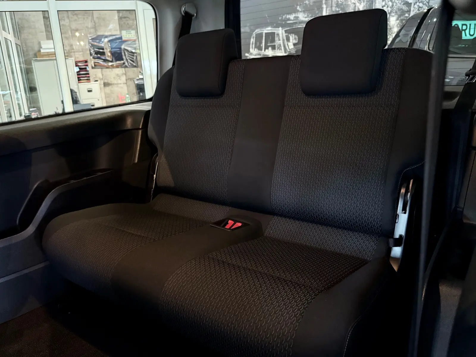 Volkswagen Caddy MAXI 2.0 TDI AUT 7-SITZE AHK STANDHZG NAVI, миниатюра 22