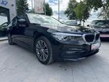 BMW 520d Touring Aut. Sport Line *DisplayKey/STHZ* - BMW 520: 520d Sport