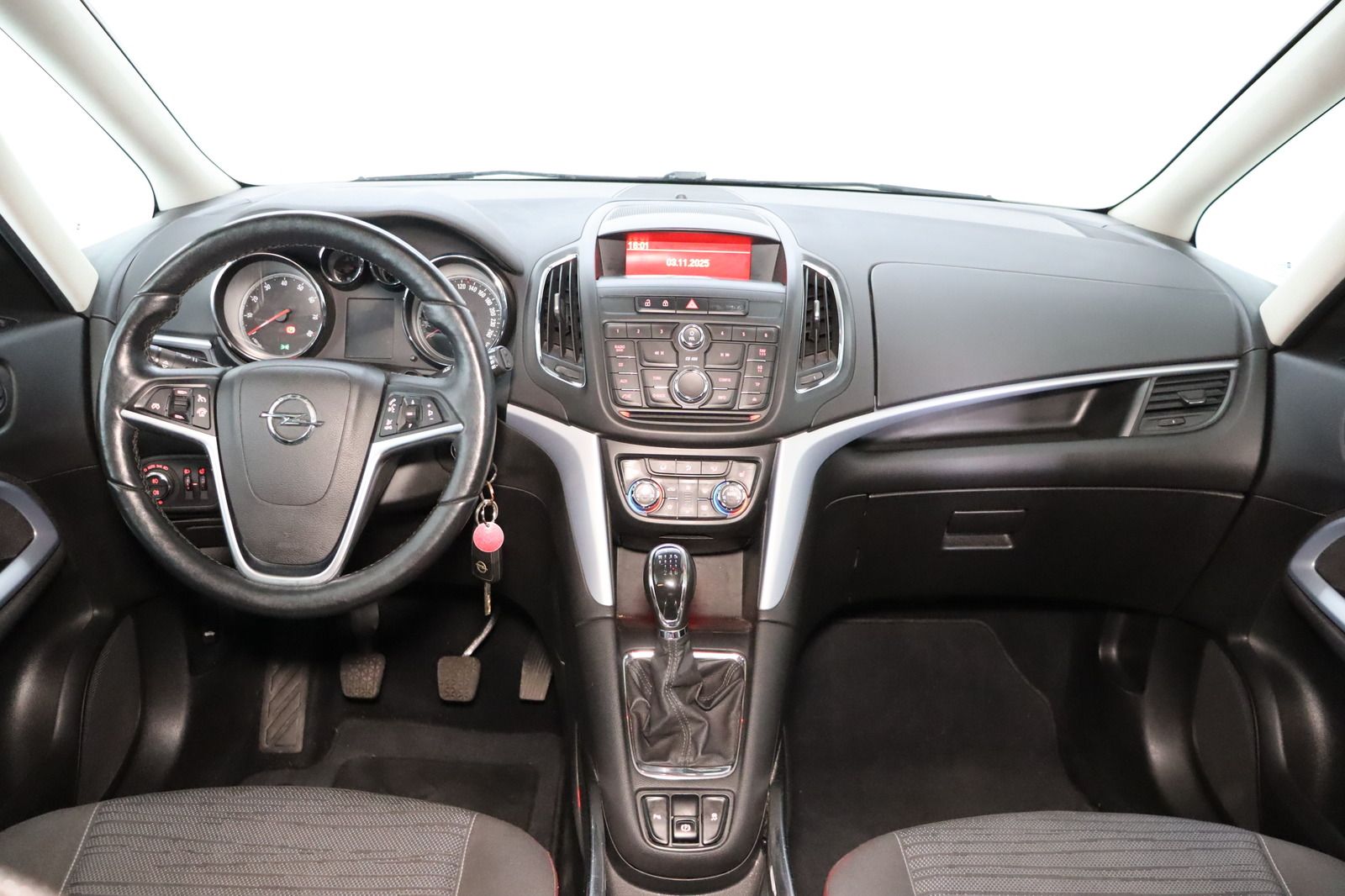 Fahrzeugabbildung Opel Zafira Tourer 1.4 Turbo Style * Sitzhzg. * PDC *