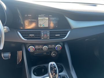 Alfa Romeo Giulia Veloce Q4 2.0 Turbo 16V Kam.+KeyLess+SHZ