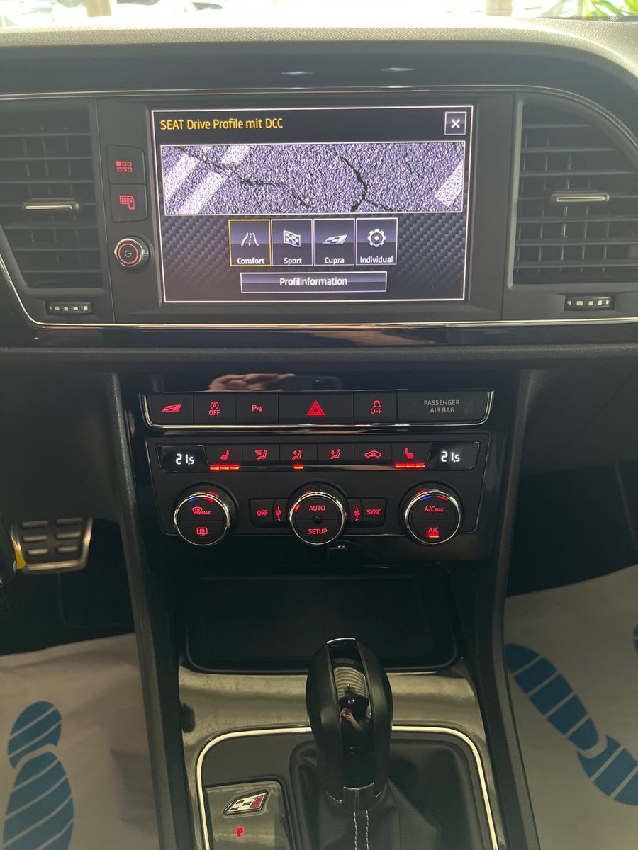 Fahrzeugabbildung SEAT Leon SC Cupra 300 *Mystery Blue* SPORTSITZE *