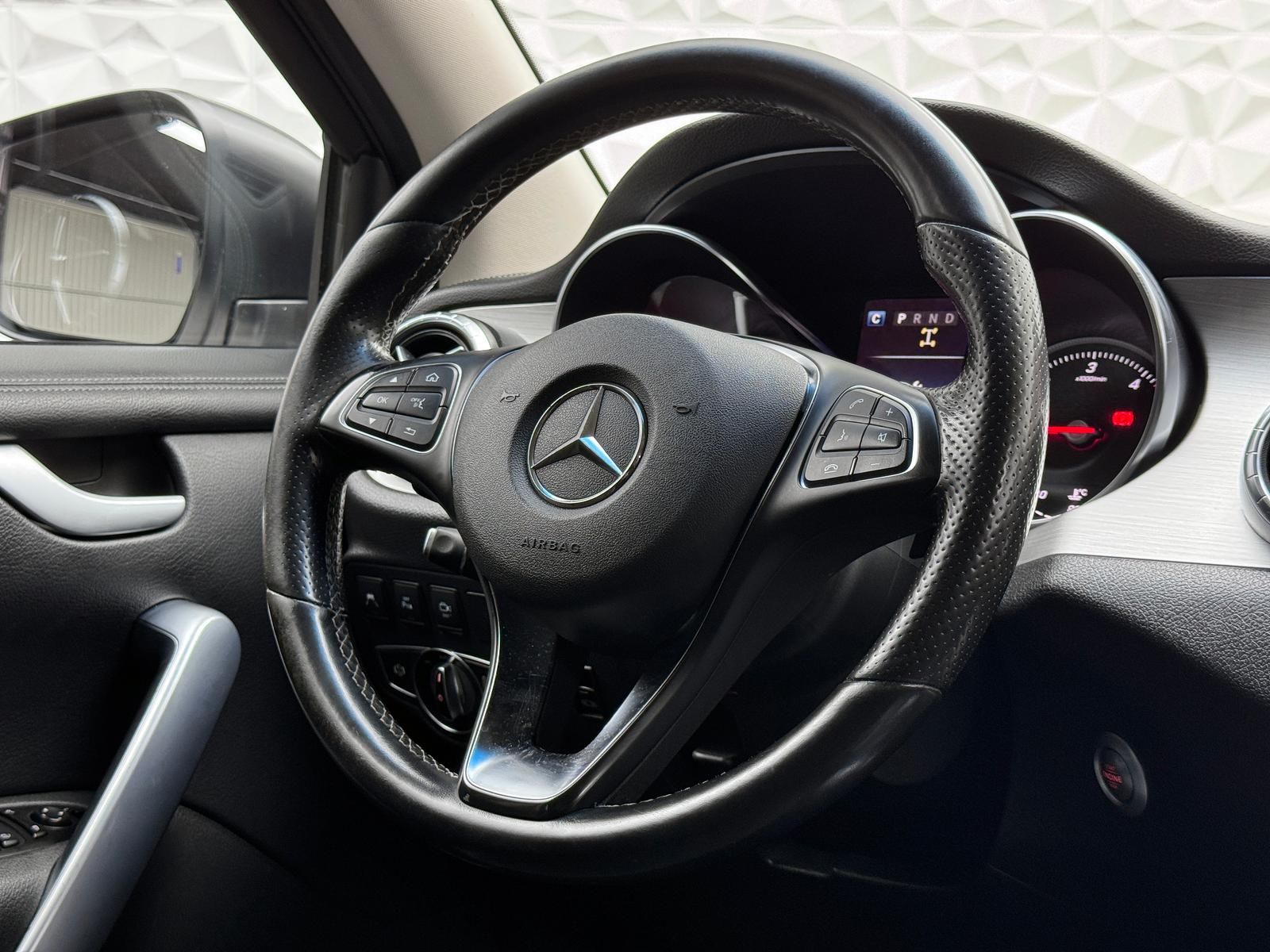 Fahrzeugabbildung Mercedes-Benz d POWER-EDITION/4MATIC/LED/KEYLES/360°/AHK