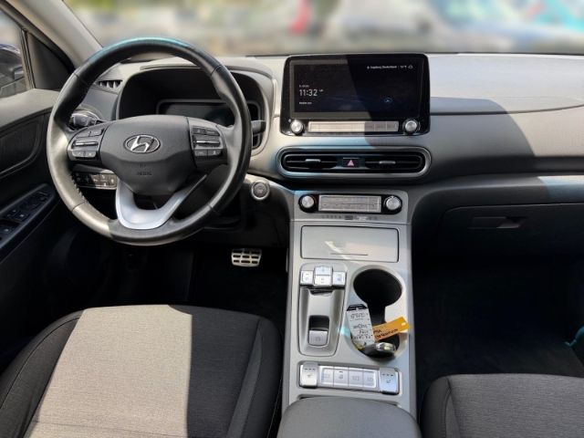 Fahrzeugabbildung Hyundai KONA Trend Elektro 2WD +KLIMA+NAVI+PDC+RFK+UVM+