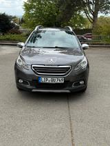 Peugeot 2008 Allure - Peugeot 2008: Van