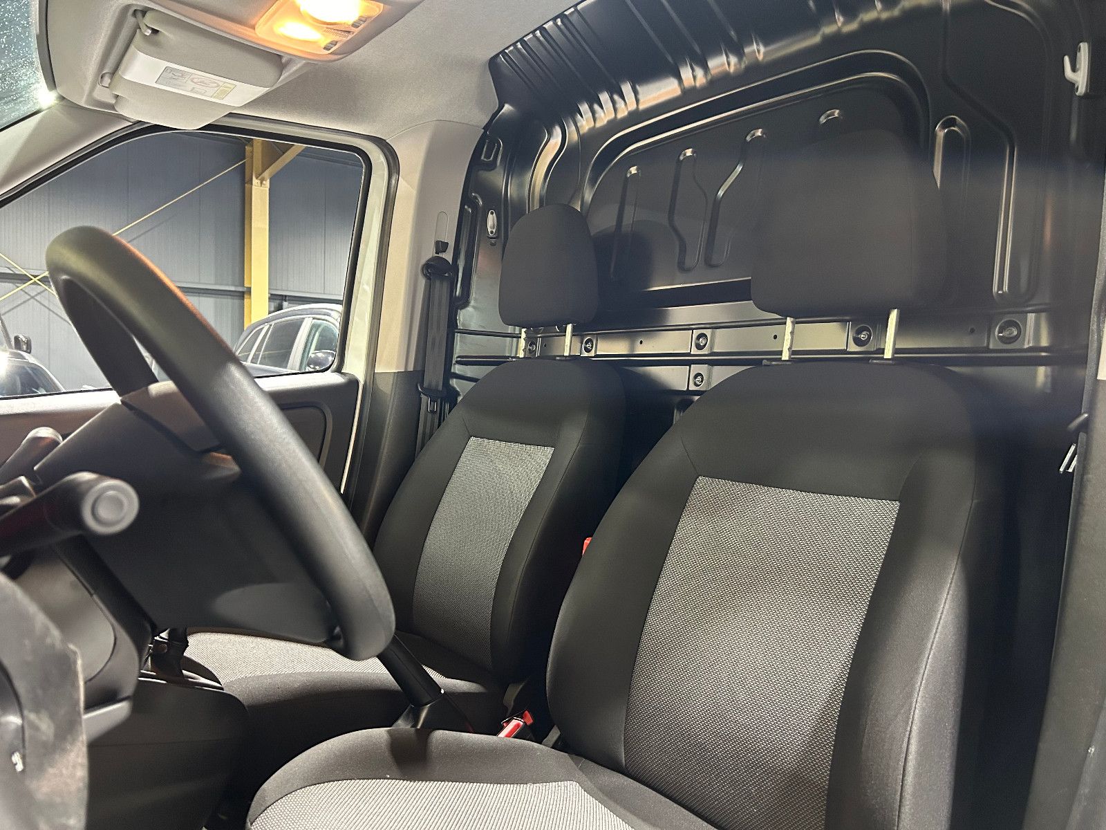 Fahrzeugabbildung Fiat Doblò MAXI/KAMERA/KLIMA/2-SITZ