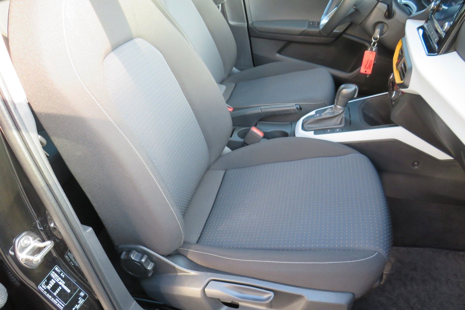 Fahrzeugabbildung SEAT Arona Style DSG FULL-LINK SITZH KAMERA GJ ACC 1H