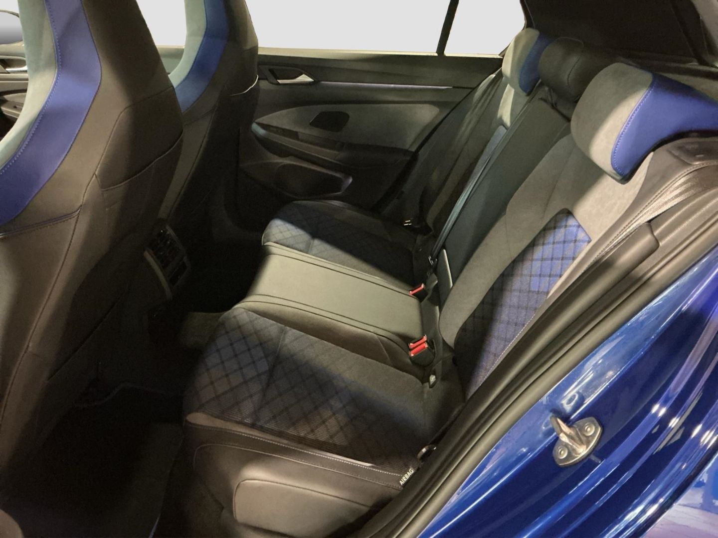Volkswagen Golf R 2.0 TSI 7-DSG 4-Motion DCC HUD HarmanKard foto 11