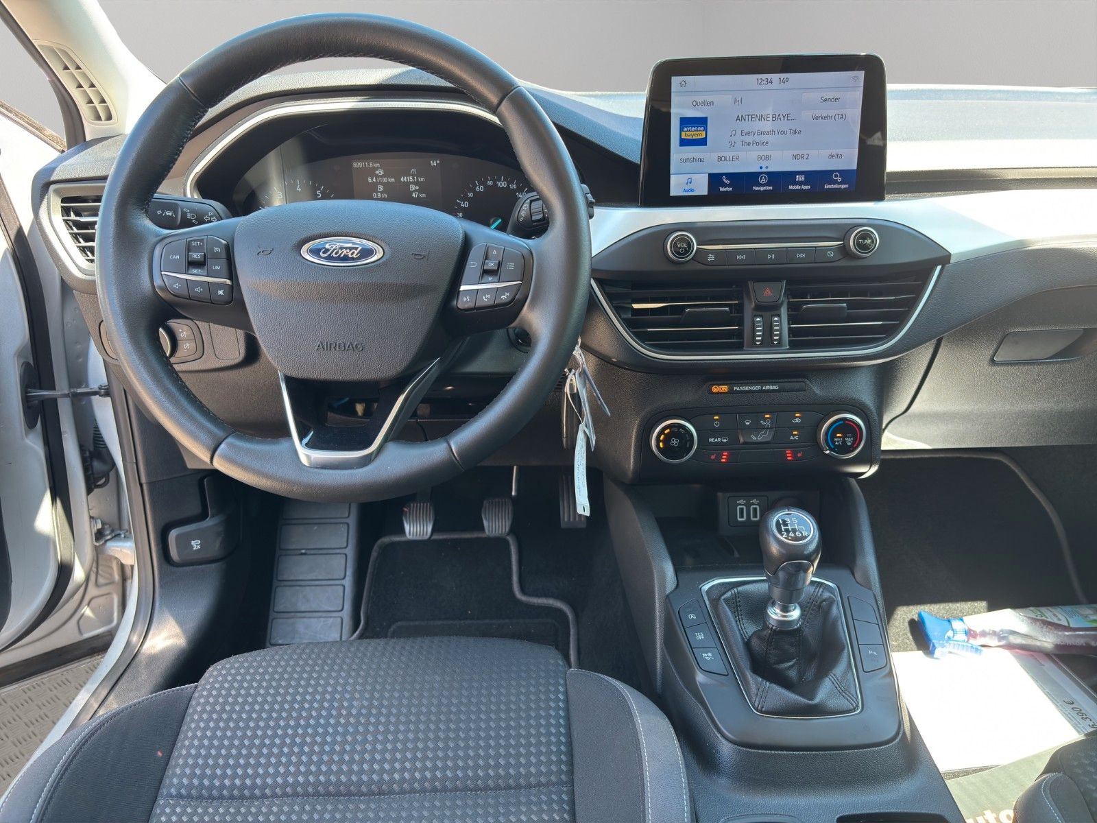 Fahrzeugabbildung Ford Focus C&C | Turnier 1.0  | Kamera | LED