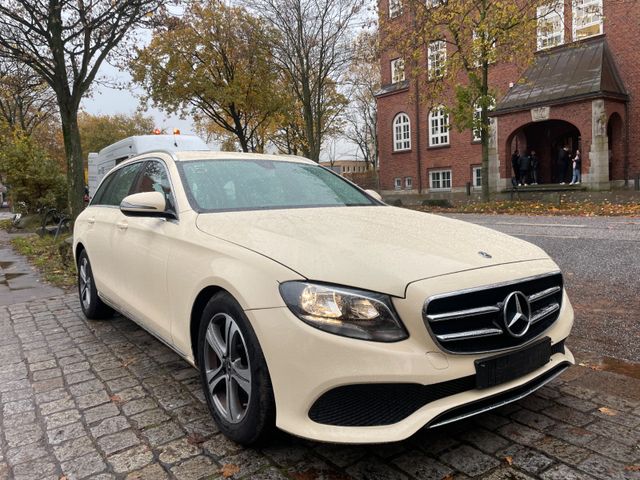 Mercedes-Benz E 200 T 2L. Aut Avantgarde Ambiente Licht KAMERA