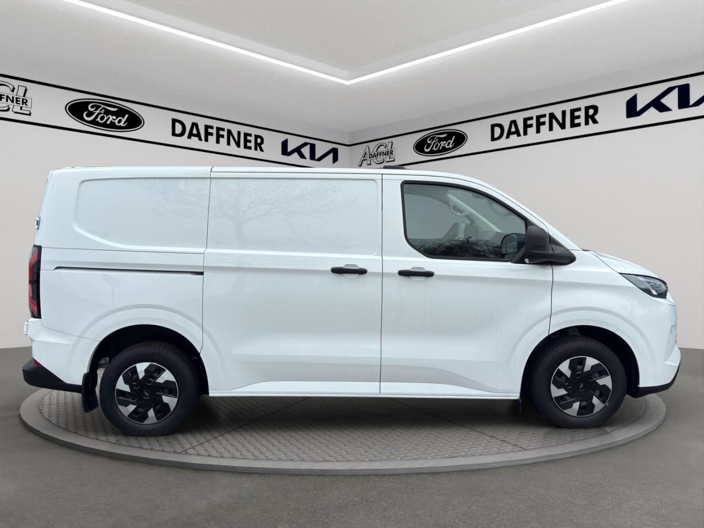 Fahrzeugabbildung Ford Transit Custom Kasten E 320 L1 Trend RWD Navi LE