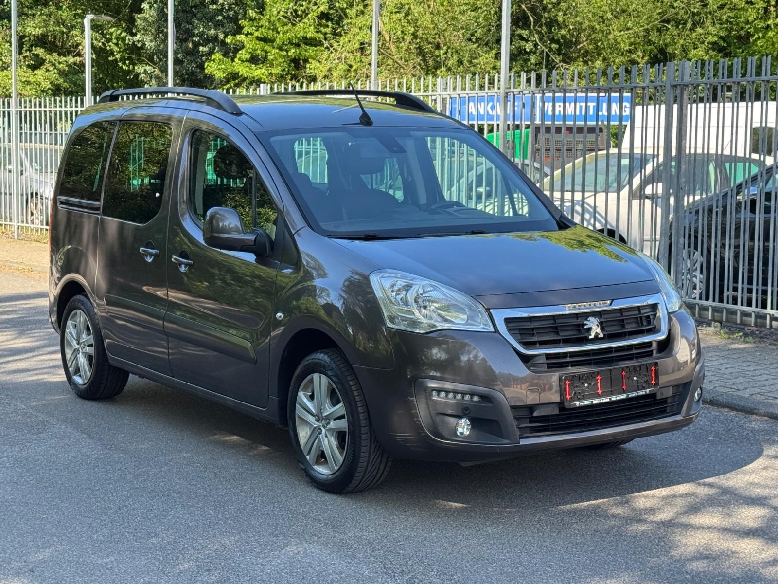 Peugeot Partner Tepee Allure 1HD/PEUGEOT SCHECKHEFT/NAVI