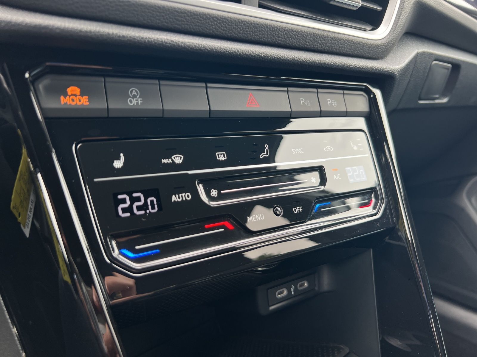 T-Roc R-Line 1.5 TSI DSG AHK*Kamera*ACC*CarPlay