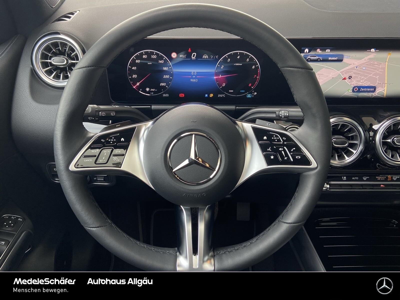 Mercedes-Benz GLA Night Distr AHK PanoSD KeylGO Sound 360, миниатюра 17