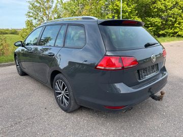 Volkswagen Golf - 6