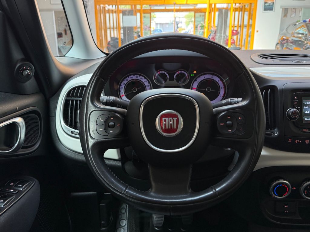 FIAT 500L|PDC|Klima|DAB|Navi|Tempomat|Bluetooth|AUX FIAT 500L|PDC|Klima|DAB|Navi|Tempomat|Bluetooth|AUX