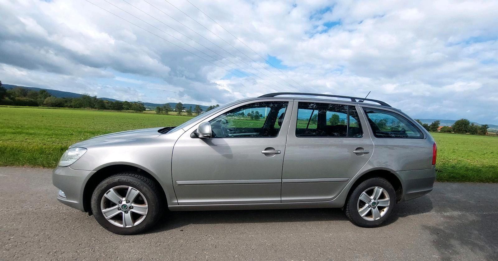 Skoda Octavia 2011 — interior