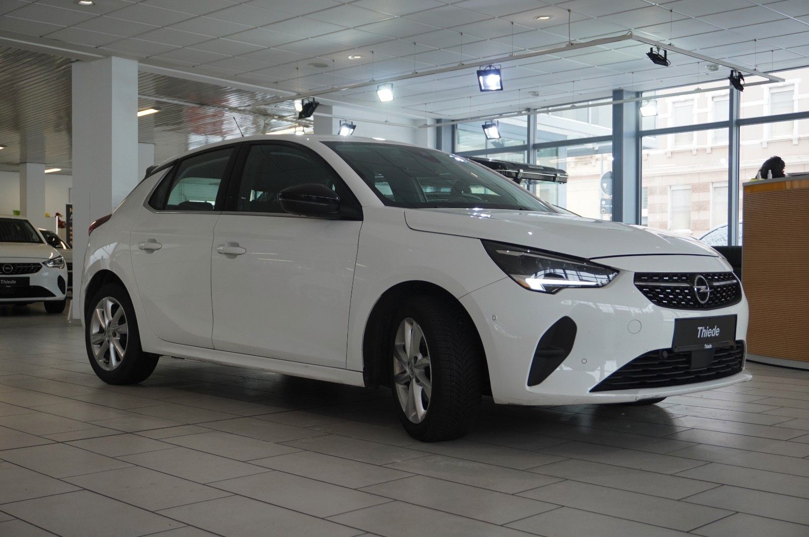 Fahrzeugabbildung Opel Corsa F 1.2T ELEGANCE NAVI/LED/KAMERA/SPORT/DAB+