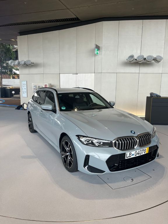 BMW 330e Touring M Sport Lotteriegewinn/Neuwagen
