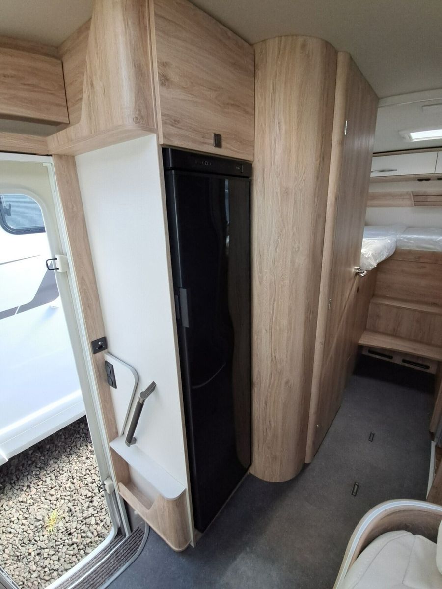 Fahrzeugabbildung Eura Mobil Integra Line IL 720 EF SAT, SOLAR, LUFTFEDERUNG