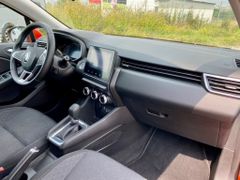 Fahrzeugabbildung Renault Clio E-TECH Hybrid AAC PDC NAVI SHZ CARPLAY DAB+